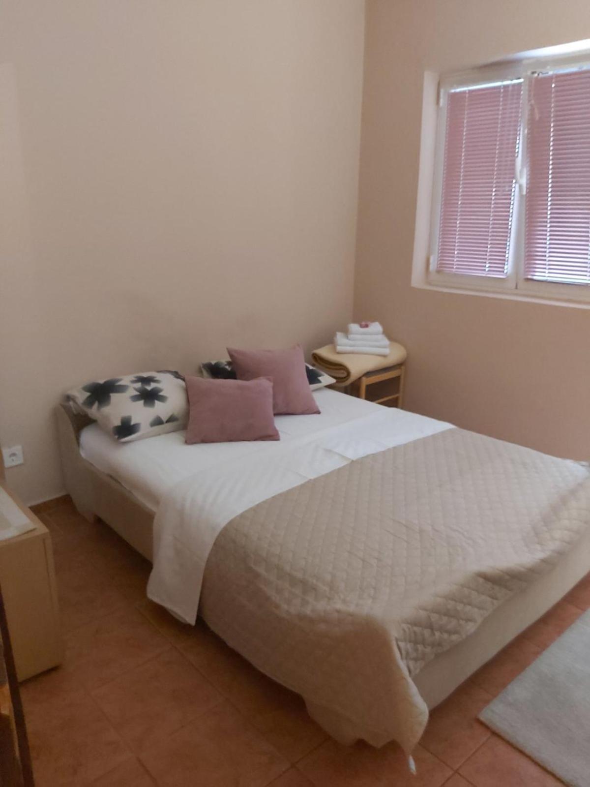 Ant Apartament Budva