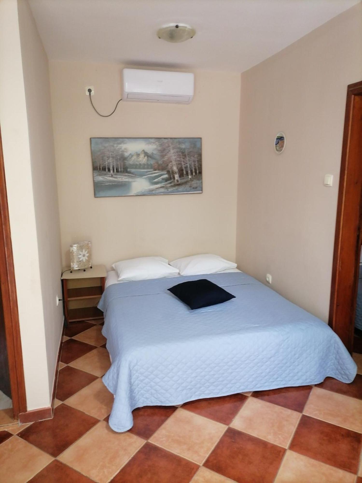 Ant Apartament Budva